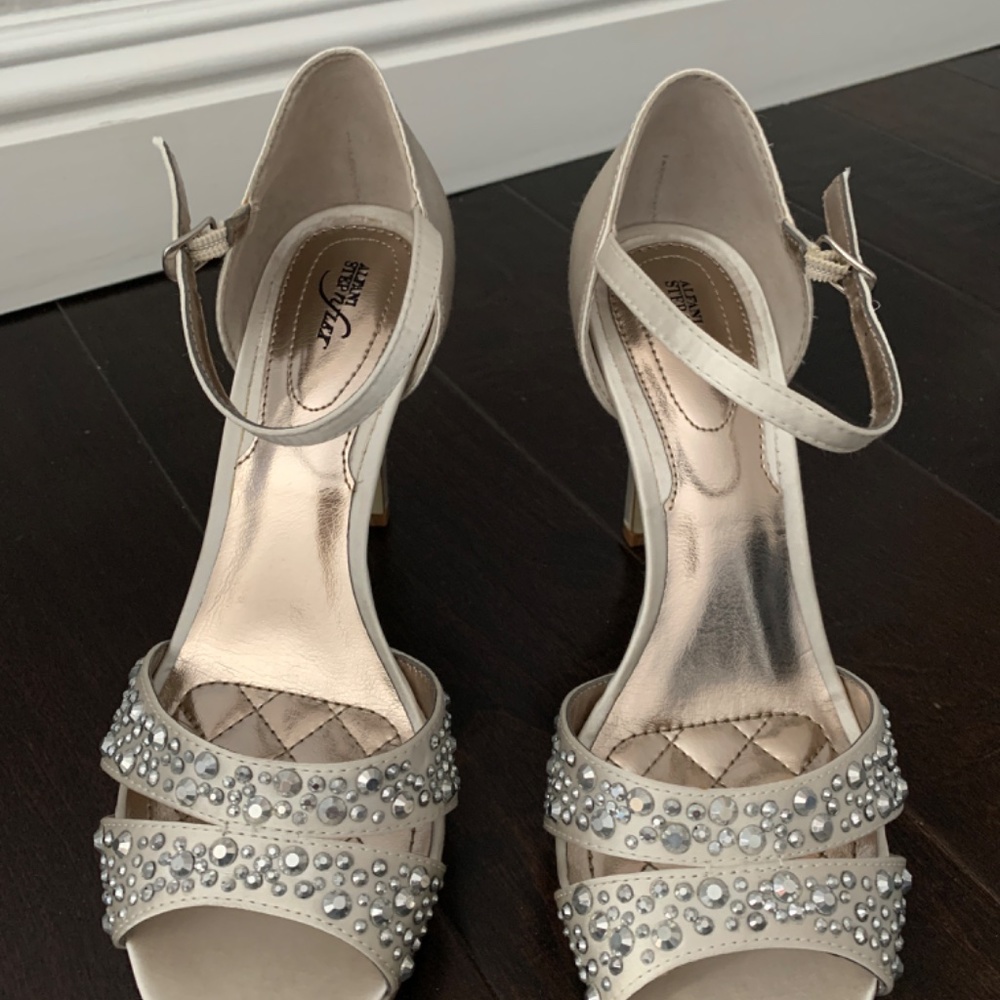Alfani 7.5 off brand new womens shoes